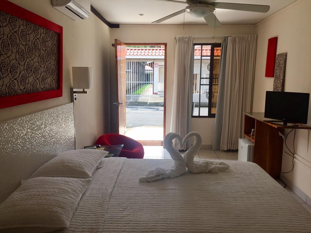 Tuanis Aparthotel Jacó Exterior foto